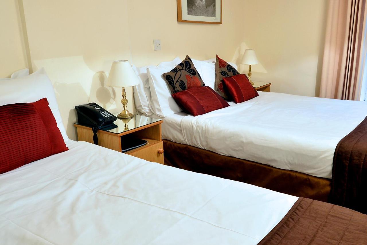 קאריקפרגוס Dobbins Inn מראה חיצוני תמונה